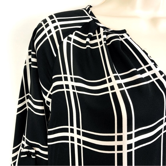 Collective Concepts Black White Plaid Pop Over Top - Picture 6 of 16